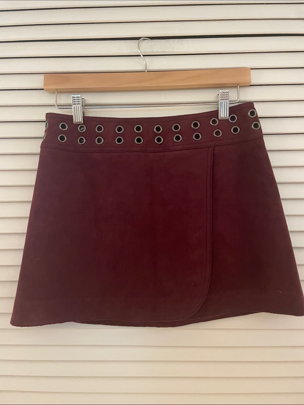 bcbgmaxazria Eyelet Trim Suede Mini Skirt in Deep Burgundy
